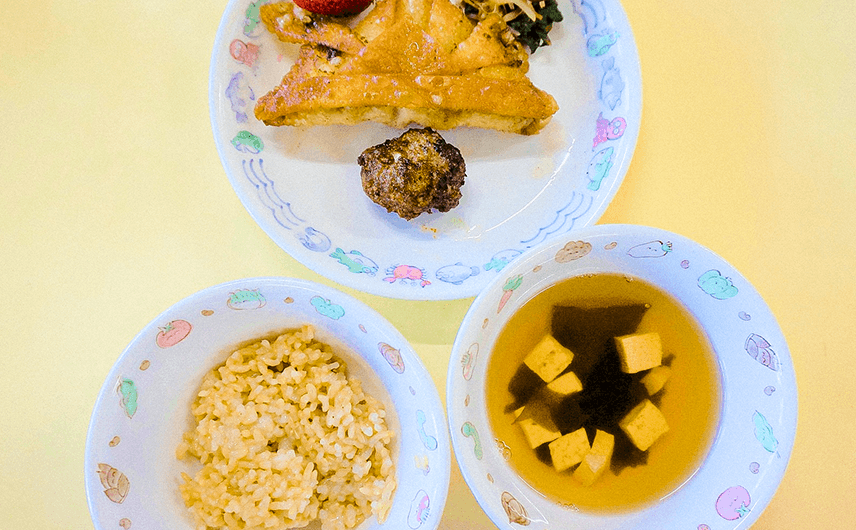 給食・歯磨き・排泄・おむつ交換